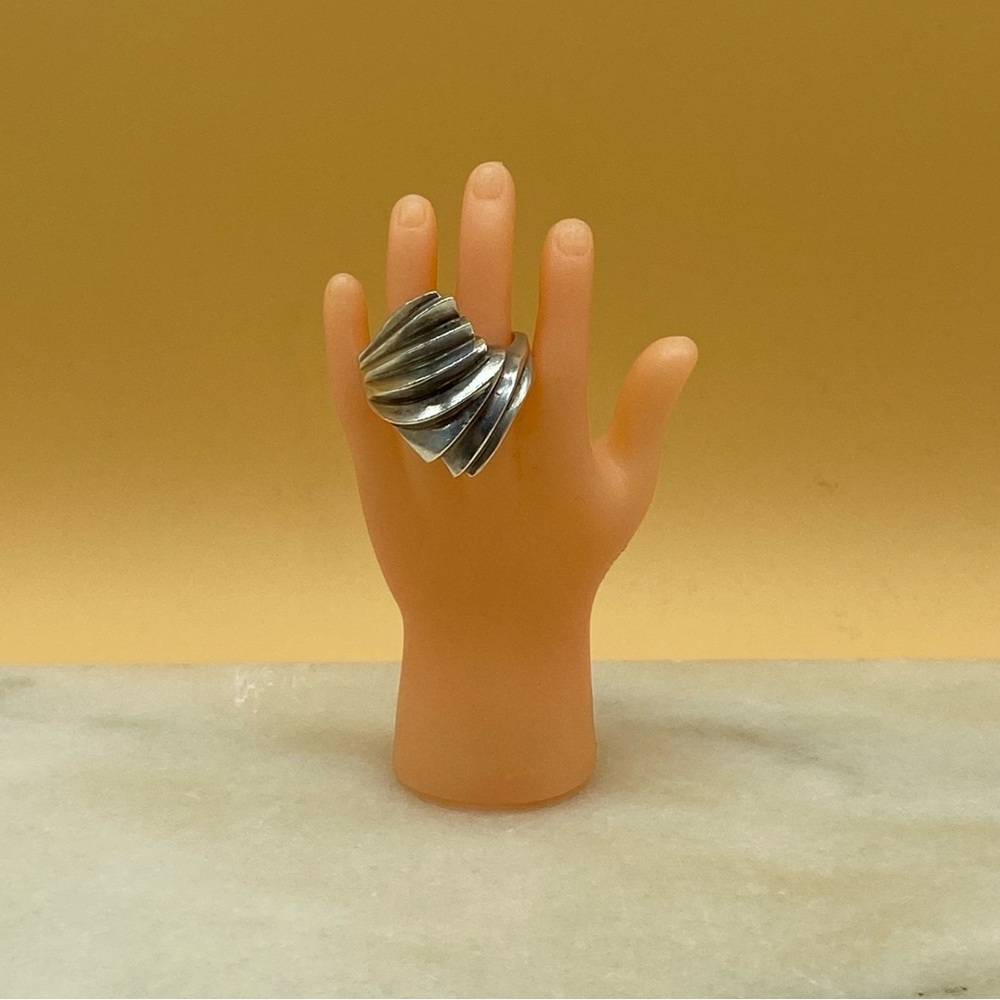 Vintage post-modern pleated silver ring LIR 925 sz 6.5 - 00H00A